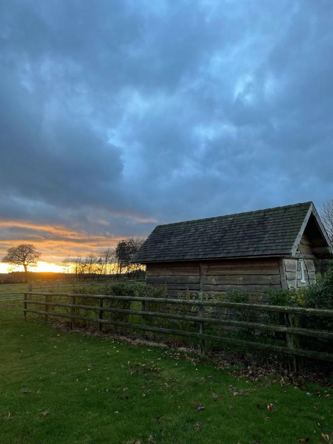The Hat'S Hut Mixbury Exteriör bild